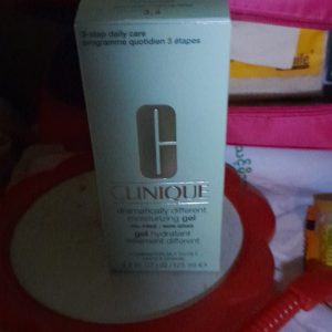 Ckinique Dramatically Different™ Moisturizing Gel