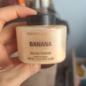 revolution banana baking powder 32g.